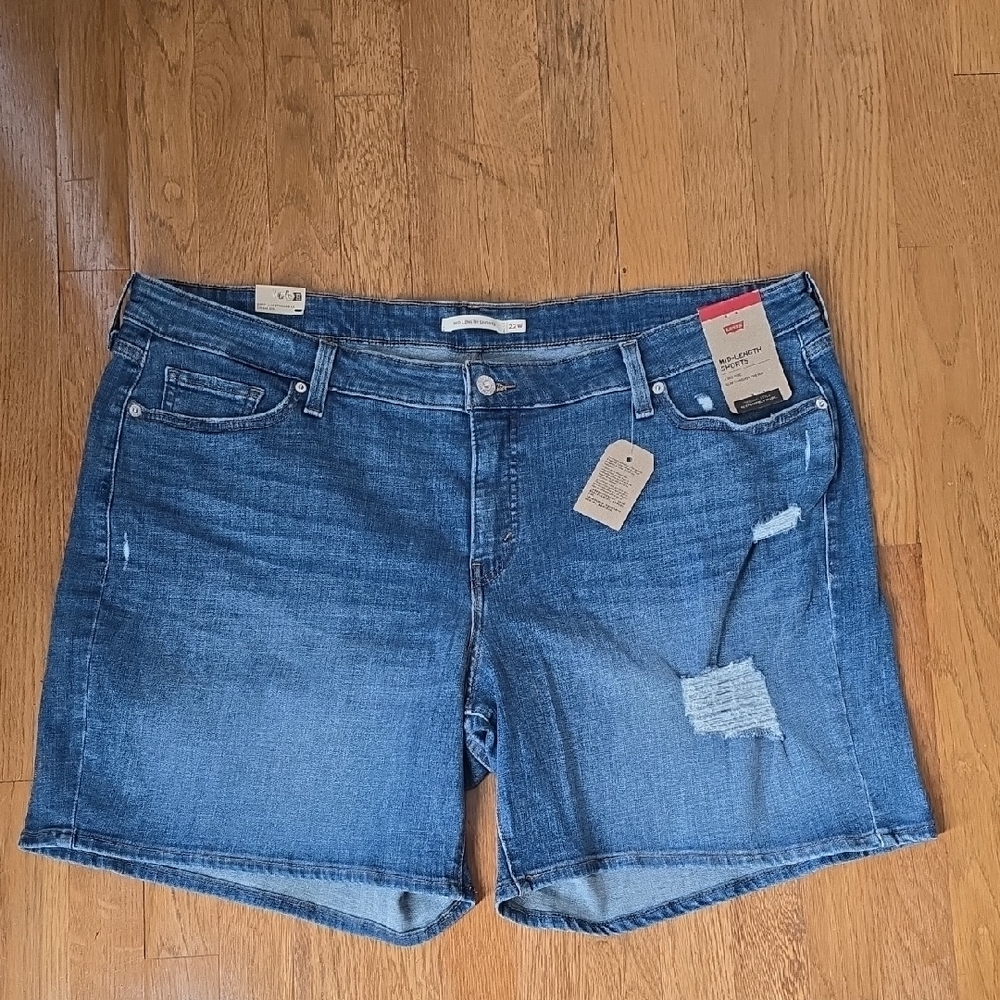 LEVI'S SIGNATURE WOMEN'S PLUS  DISTRESSED RIPPED MID-LENGTH BLUE JEAN SHORTS 22W